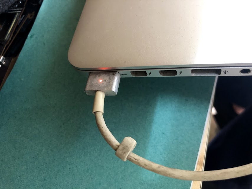 Sạc macbook pro retina 85w chính hãng